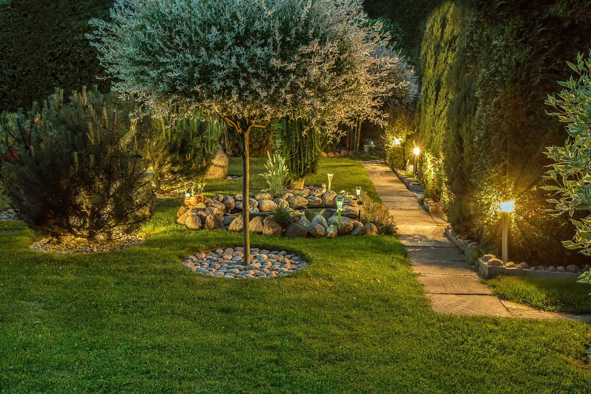 Right Lighting for Your Landscape Right Lighting for Your Landscape